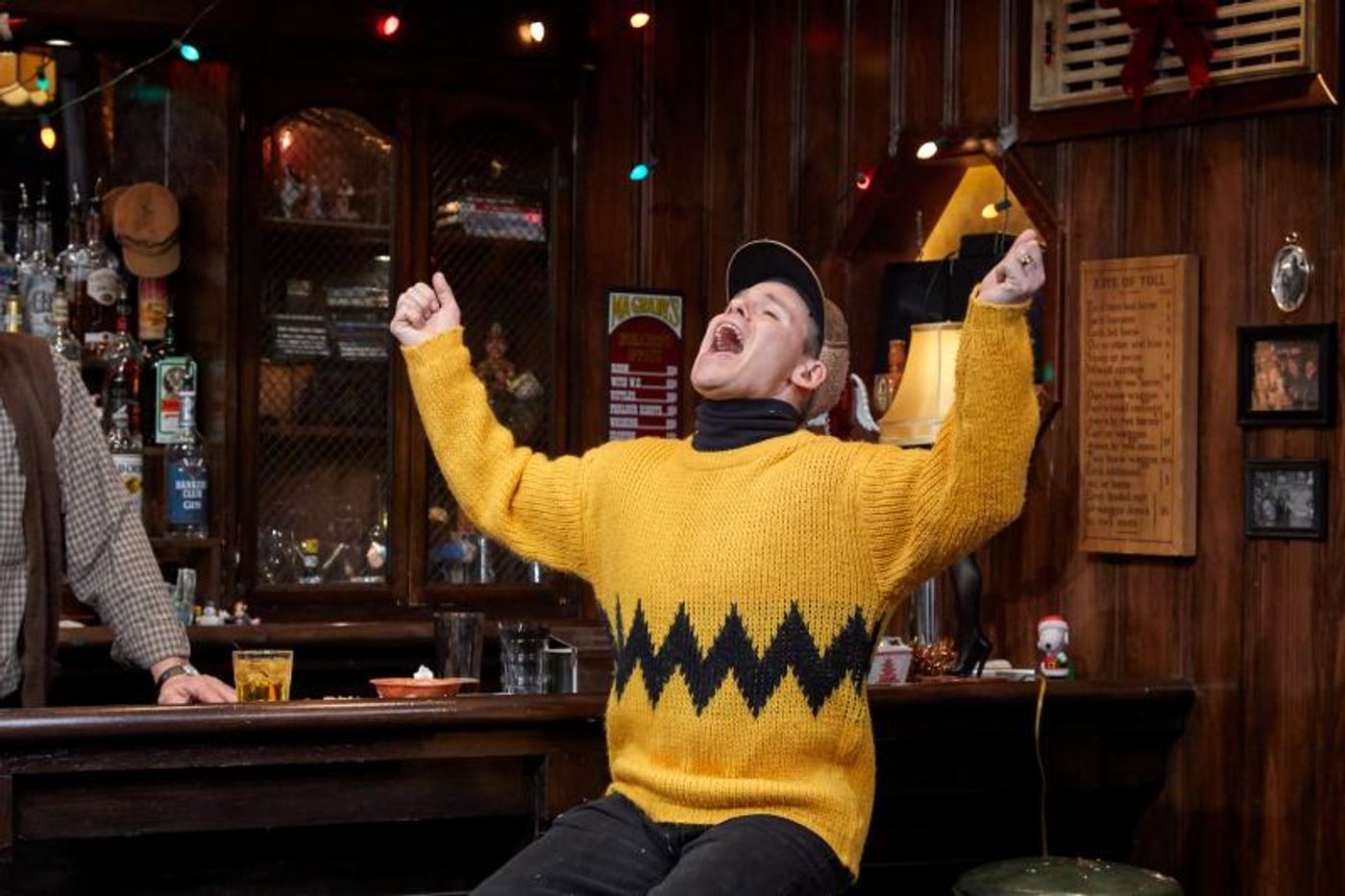 Review: CHRISTMAS ON THE ROCKS at TheaterWorks  Image