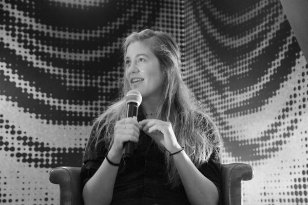 Laura Dreyfuss Photo