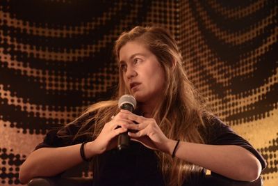 Laura Dreyfuss Photo