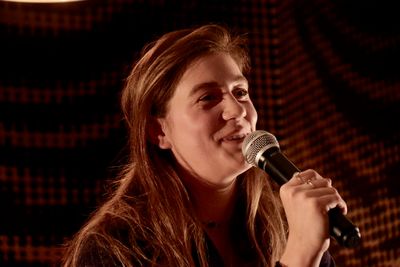 Laura Dreyfuss Photo