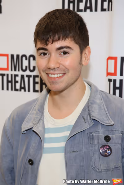 Noah Galvin Photo