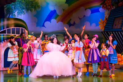 Marissa Jaret Winokur, Mackenzie Ziegler and Youth Ensemble Photo