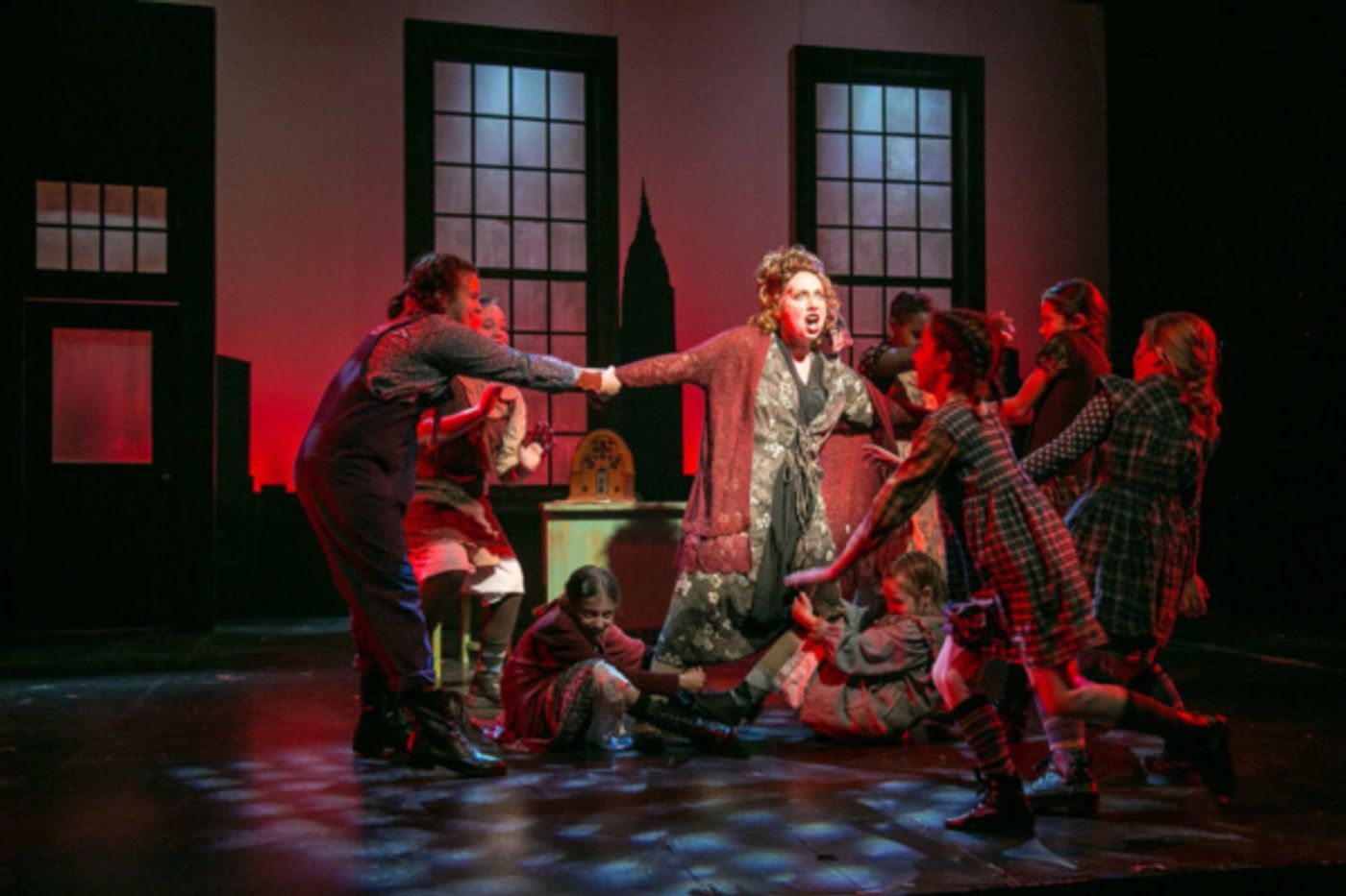 Photo Flash: Downtown Cabaret Theatre Stages ANNIE  Image