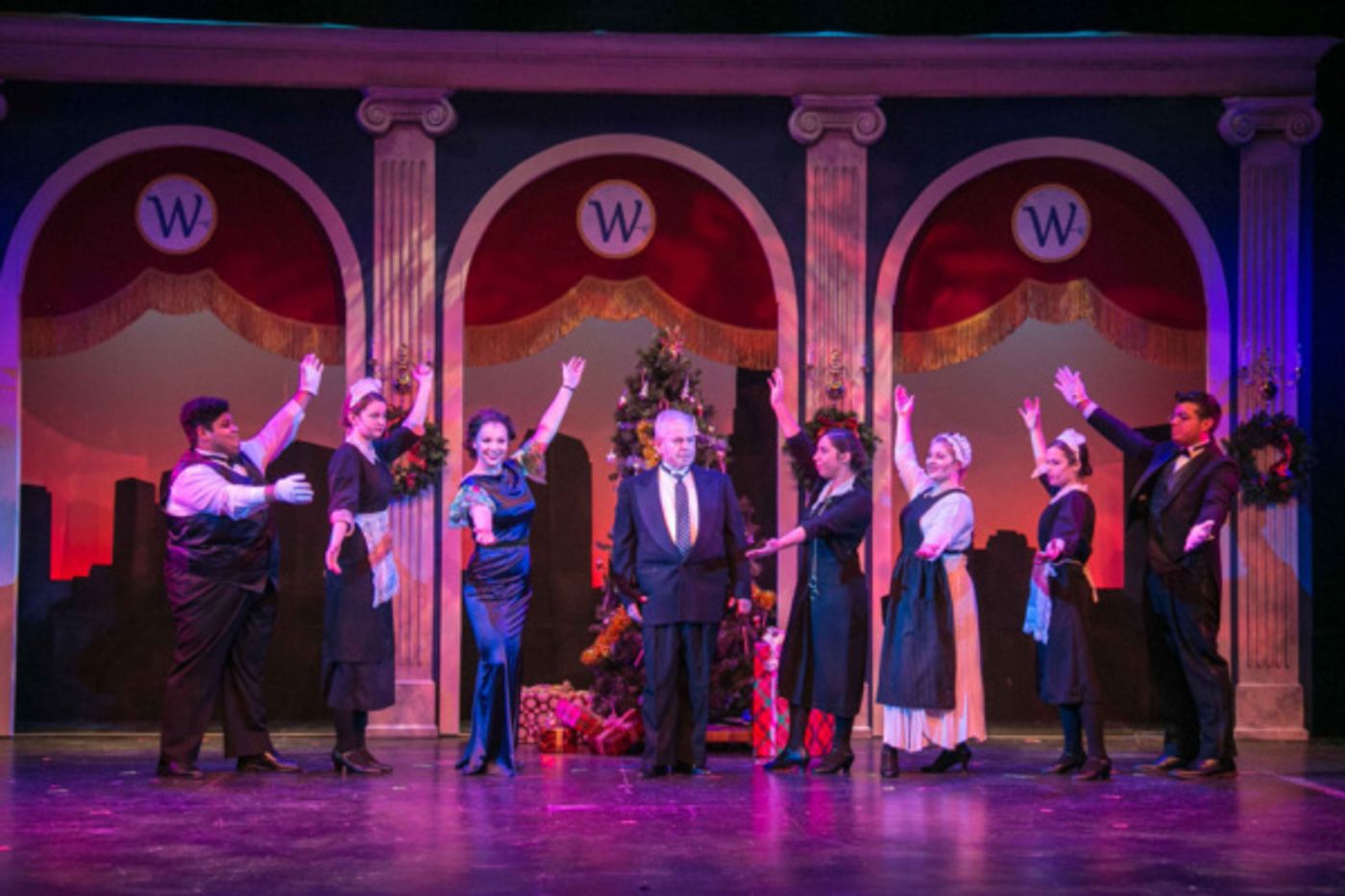 Photo Flash: Downtown Cabaret Theatre Stages ANNIE  Image