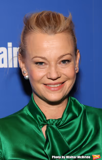 Samantha Mathis Photo