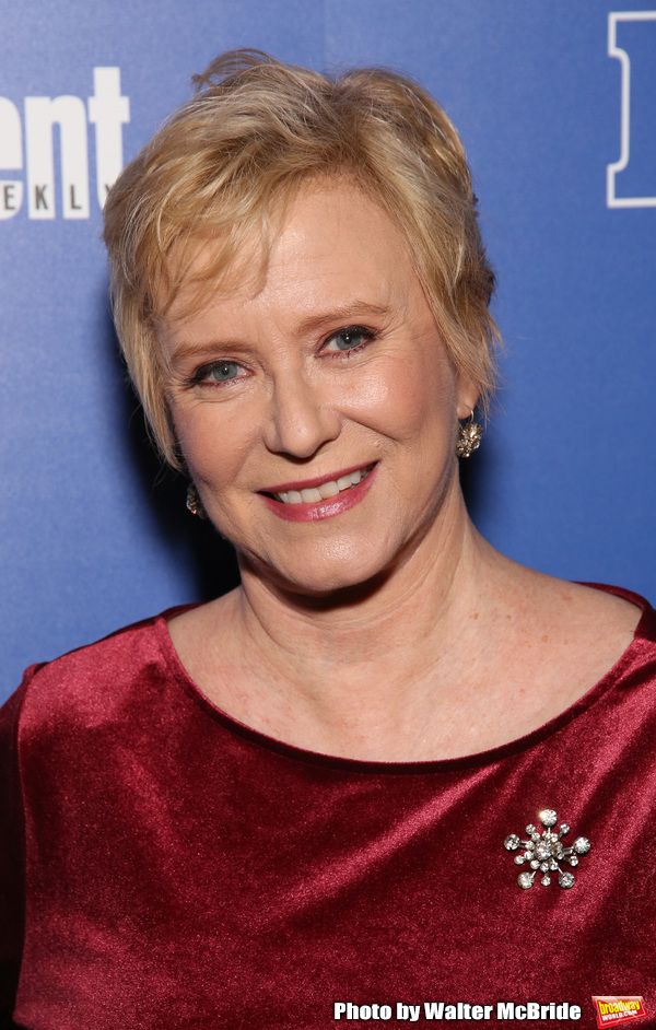 Photo Coverage: On the Practically Perfect Red Carpet for MARY POPPINS RETURNS New York Premiere! — photo 59 of 84