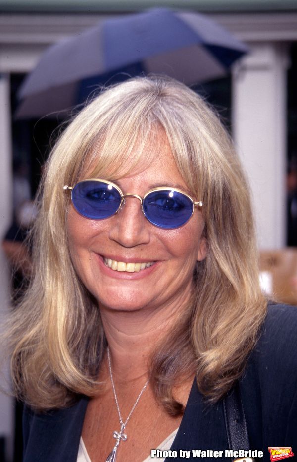 Penny Marshall attendsThe Crystal Apple Awards at Gracie Mansion on June 13, 1996 in  Photo