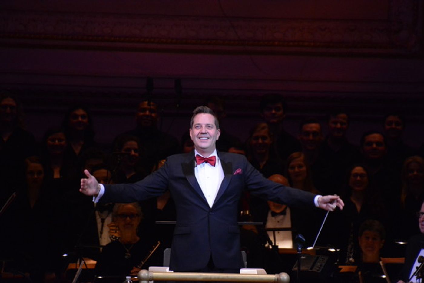 Photo Coverage: The New York Pops and Ashley Brown Perform Holiday Music in UNDER THE MISTLETOE Concert  Image