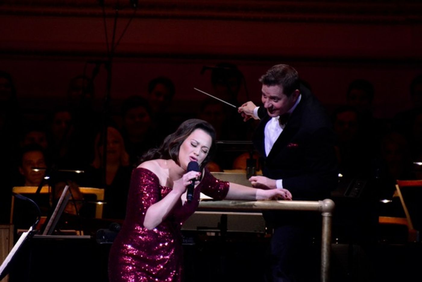 Photo Coverage: The New York Pops and Ashley Brown Perform Holiday Music in UNDER THE MISTLETOE Concert  Image