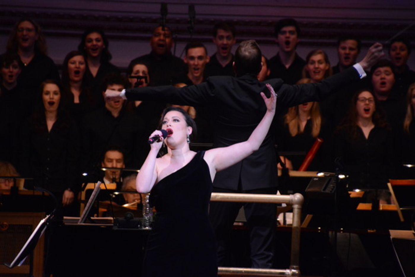 Photo Coverage: The New York Pops and Ashley Brown Perform Holiday Music in UNDER THE MISTLETOE Concert  Image