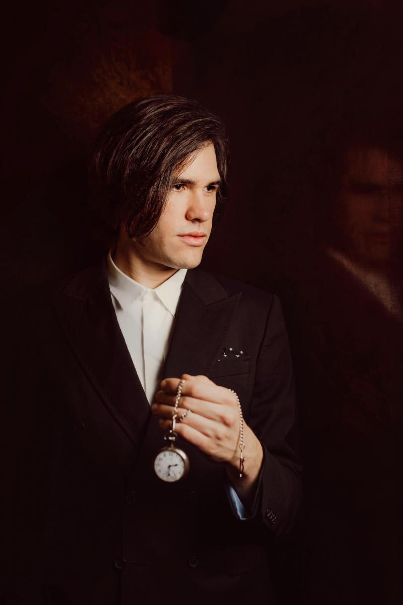 Review: Mentalist Scott Silven's WONDERS AT DUSK Combines Illusion With A Bit Of Group Therapy  Image