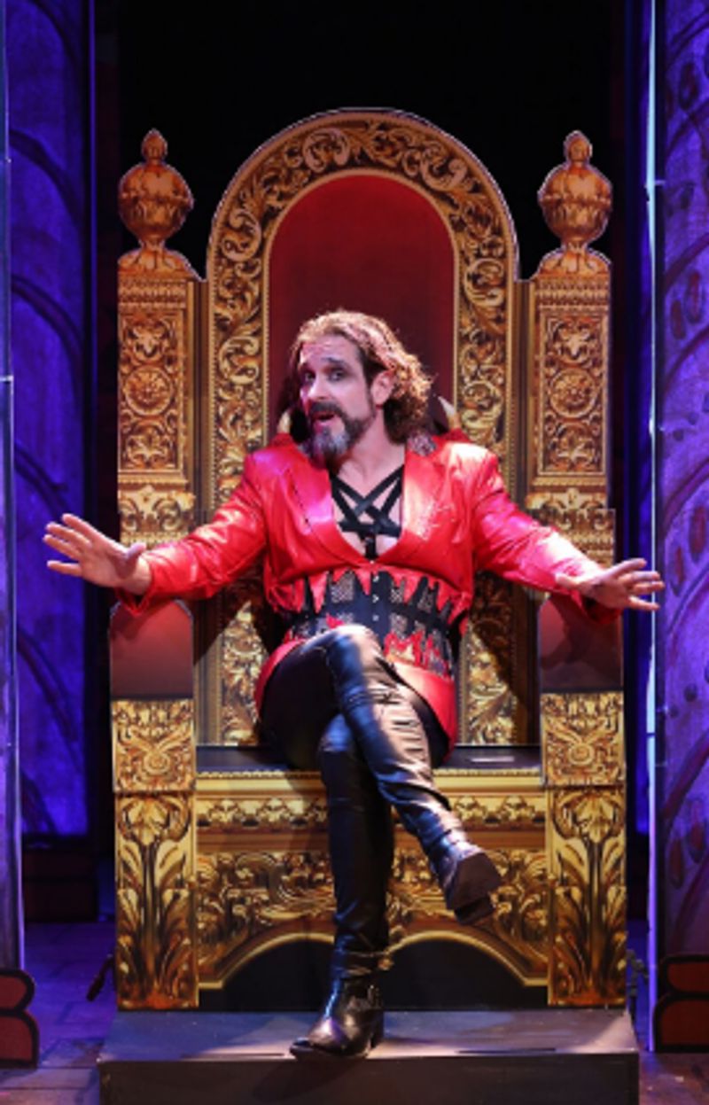 Review: Gary Apple's CHRISTMAS IN HELL, A Holiday Tale About Bad Fruitcake and Charles Manson Image
