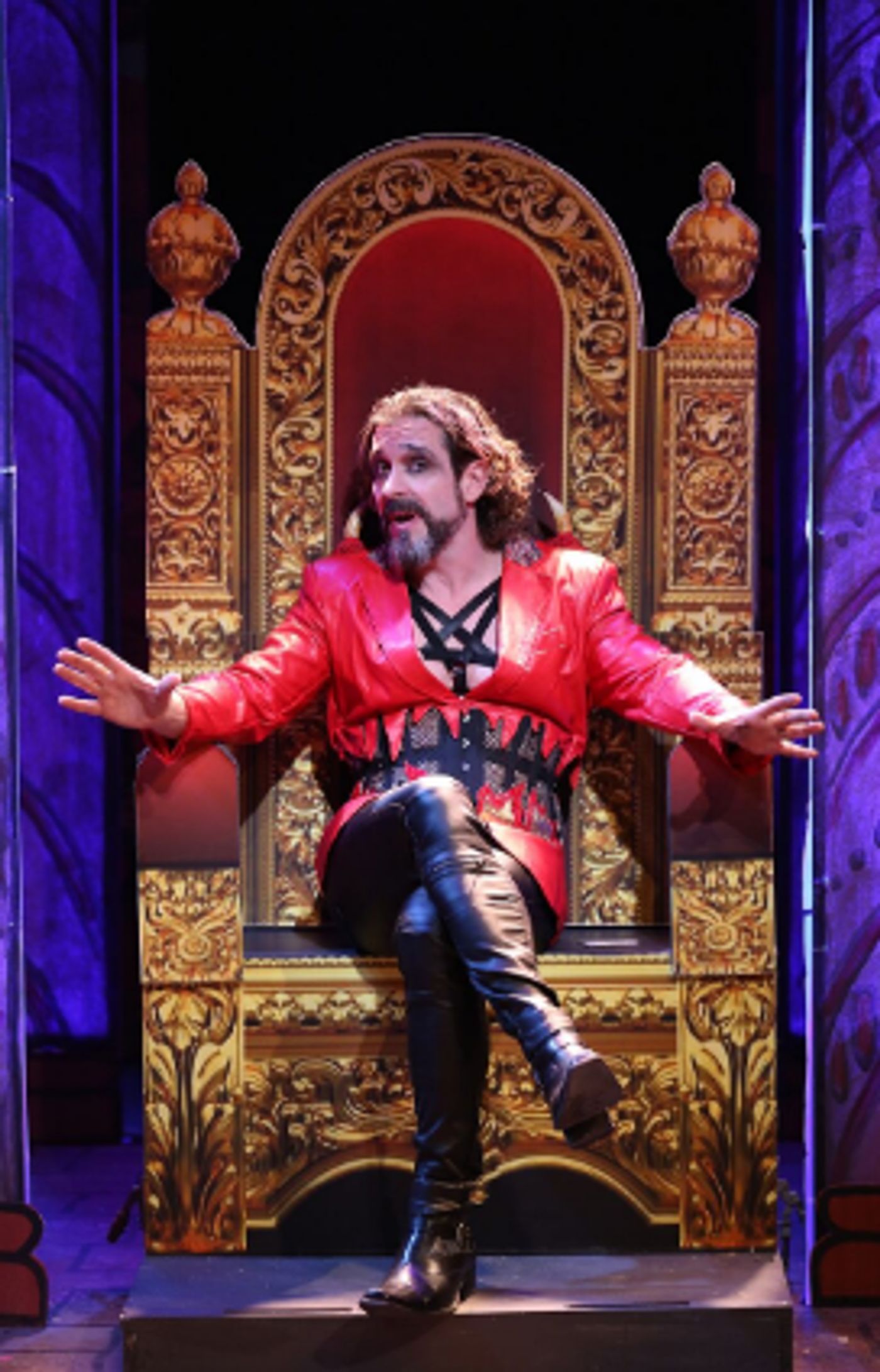 Review: Gary Apple's CHRISTMAS IN HELL, A Holiday Tale About Bad Fruitcake and Charles Manson  Image