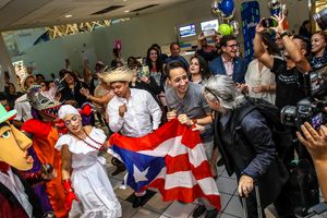 Lin-Manuel Miranda, Luis A. Miranda Jr. @ BroadwayWorld Lin-Manuel Miranda, Luis A. Miranda Jr. Photo