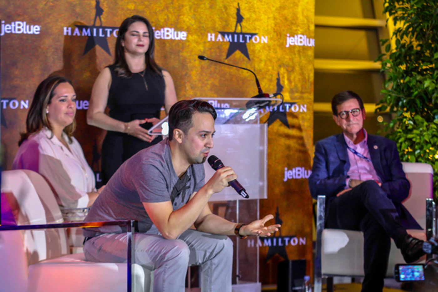 Photo Flash: Lin-Manuel Miranda Arrives In Puerto Rico For HAMILTON  Image