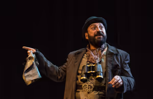 Gera Sandler as Pozzo. Photo by Dina Raketa. Photo
