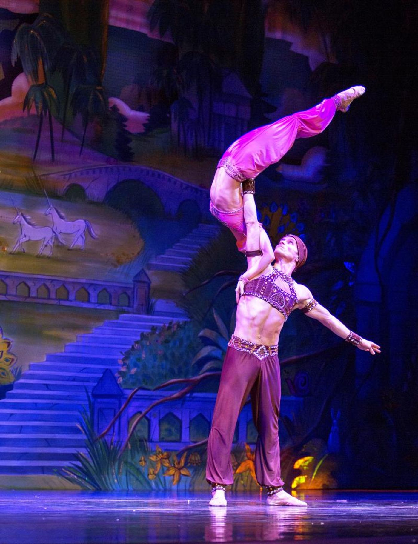 Review: Moscow Ballet's THE GREAT RUSSIAN NUTCRACKER Wows And Satiates At The Soraya  Image