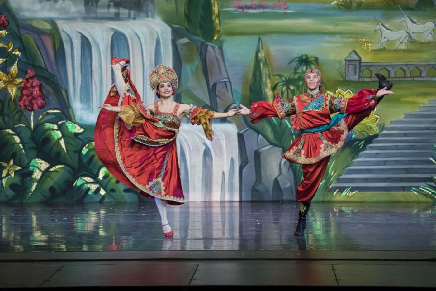 Review: Moscow Ballet's THE GREAT RUSSIAN NUTCRACKER Wows And Satiates At The Soraya  Image