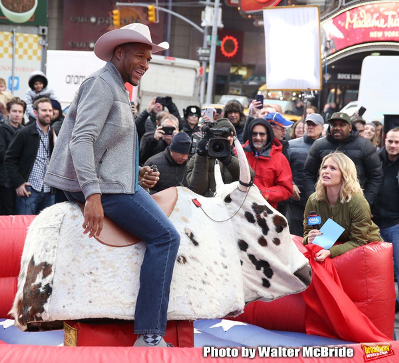 Photo Coverage: GMA DAY Host Michael Strahan Braves Mechanical Bull Ride In Times Square!  Image