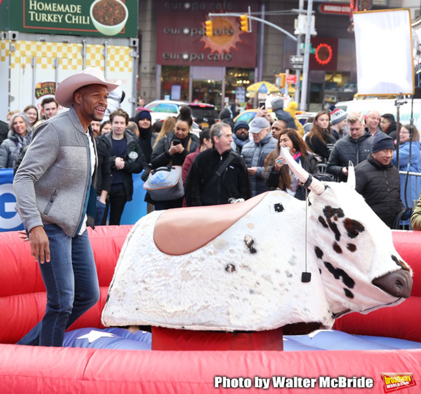 Photo Coverage: GMA DAY Host Michael Strahan Braves Mechanical Bull Ride In Times Square!  Image