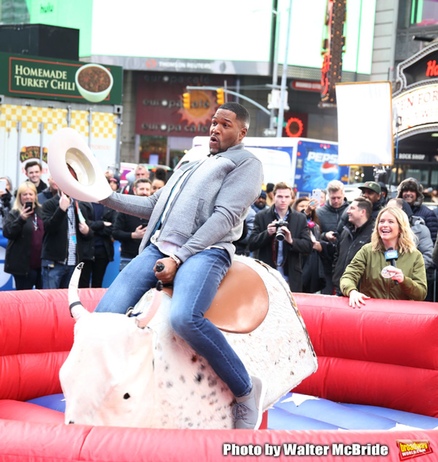 Photo Coverage: GMA DAY Host Michael Strahan Braves Mechanical Bull Ride In Times Square!  Image