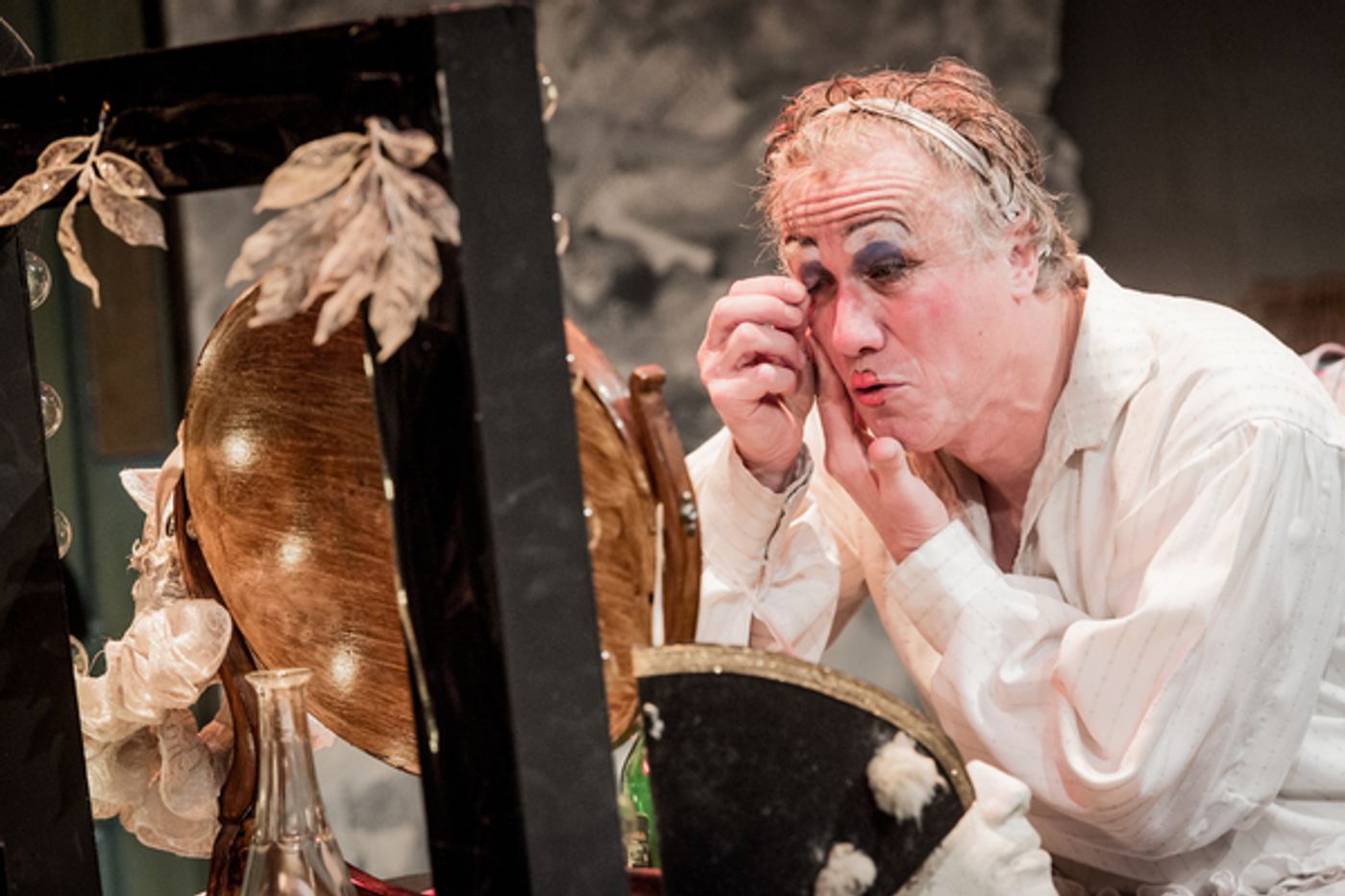 Photo Flash: Peter Duncan Stars In THE DAME At Park Theatre  Image