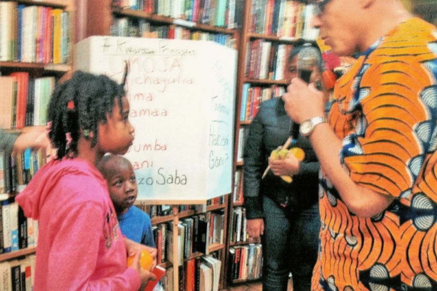 Photo Flash: Inside the First Annual Kwanzaa Celebration at Sisters Uptown Bookstore Image
