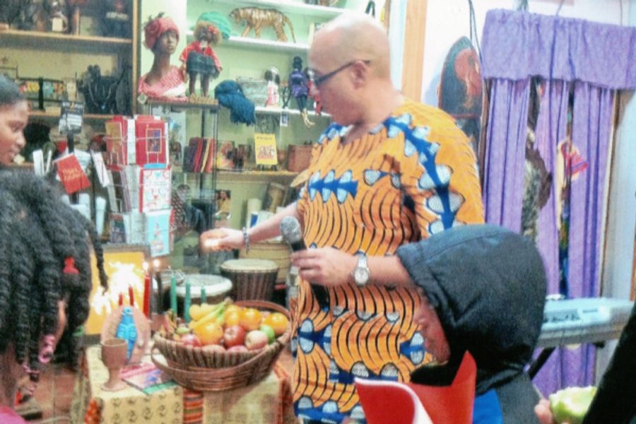 Photo Flash: Inside the First Annual Kwanzaa Celebration at Sisters Uptown Bookstore Image