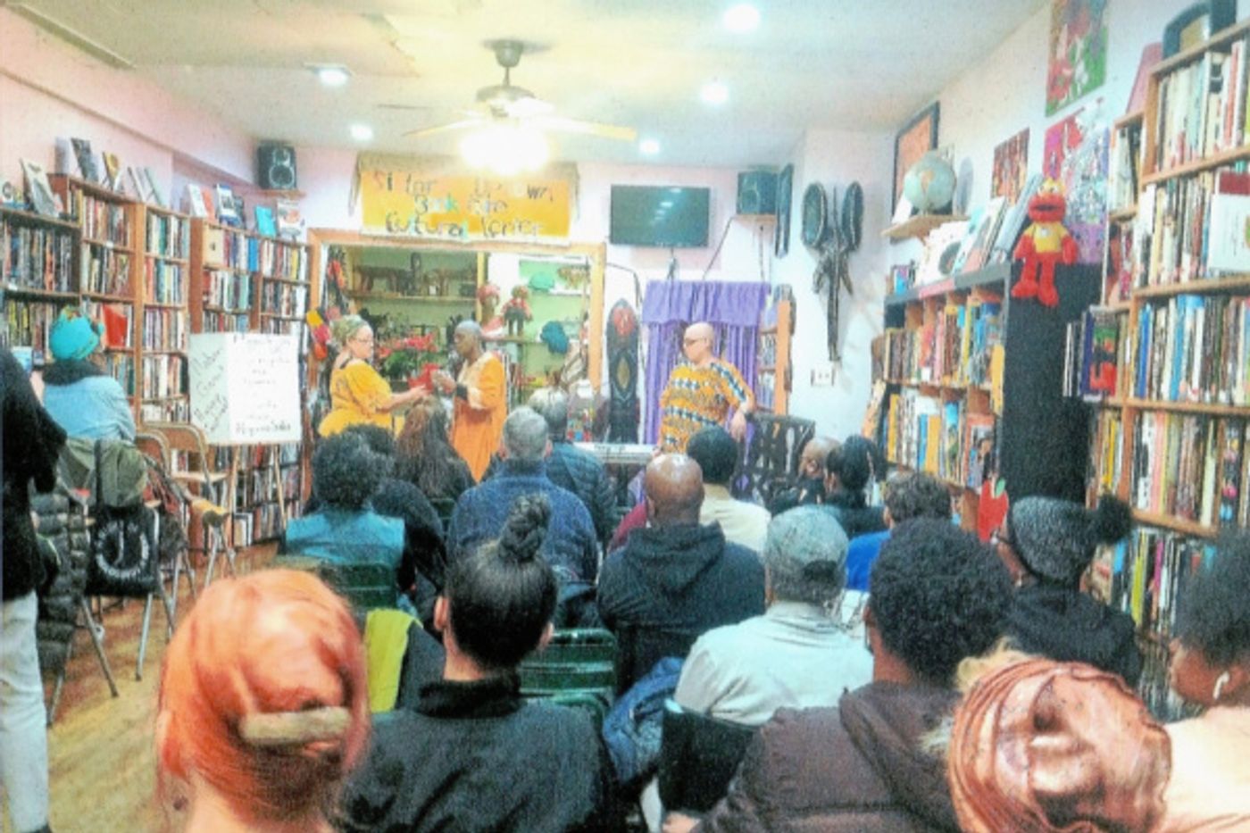 Photo Flash: Inside the First Annual Kwanzaa Celebration at Sisters Uptown Bookstore  Image