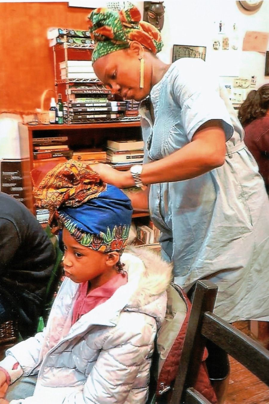 Photo Flash: Inside the First Annual Kwanzaa Celebration at Sisters Uptown Bookstore Image
