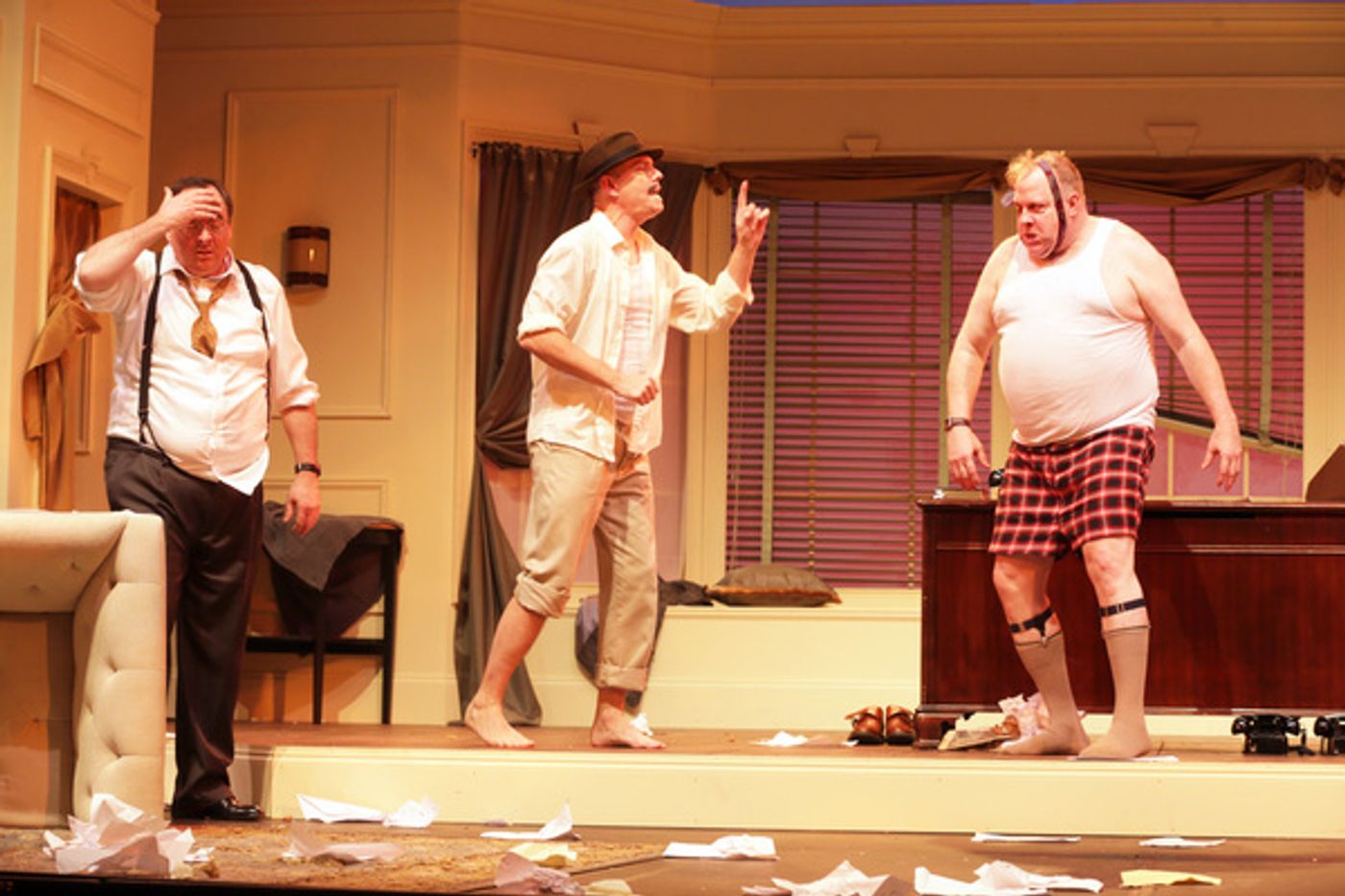 Photo Flash: Georgia Ensemble Theatre Presents MOONLIGHT & MAGNOLIAS  Image