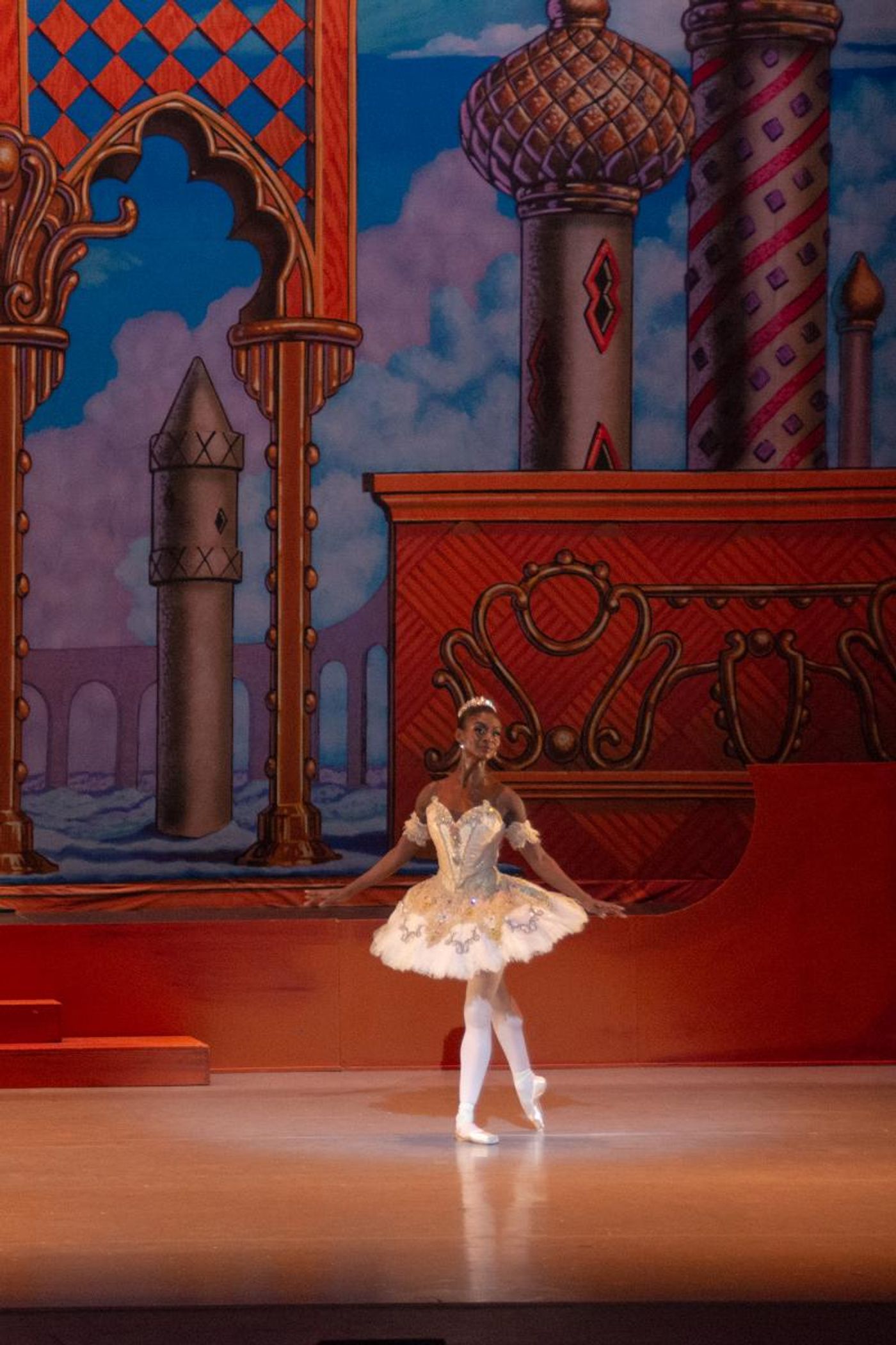 Review: Los Angeles Youth Ballet's NUTCRACKER Scores With A Delightful, Whimsical And Polished Presentation At The Alex Theatre  Image