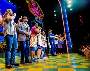 Sara Bareilles, Gavin Creel, and the cast of Waitress. @ BroadwayWorld Sara Bareilles, Gavin Creel, and the cast of Waitress. Photo