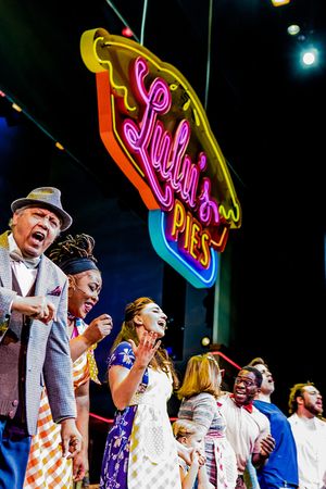 Sara Bareilles, Gavin Creel, and the cast of Waitress. @ BroadwayWorld Sara Bareilles, Gavin Creel, and the cast of Waitress. Photo