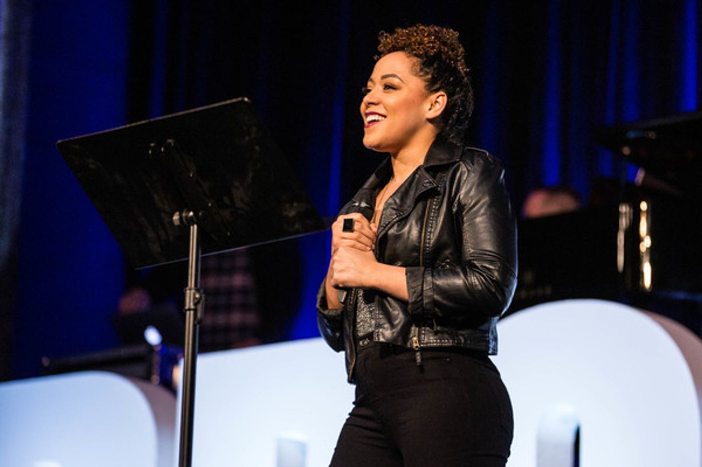 Photo Flash: Laura Osnes, Derek Klena, and More Perform in R&H Goes Pop! at BroadwayCon  Image