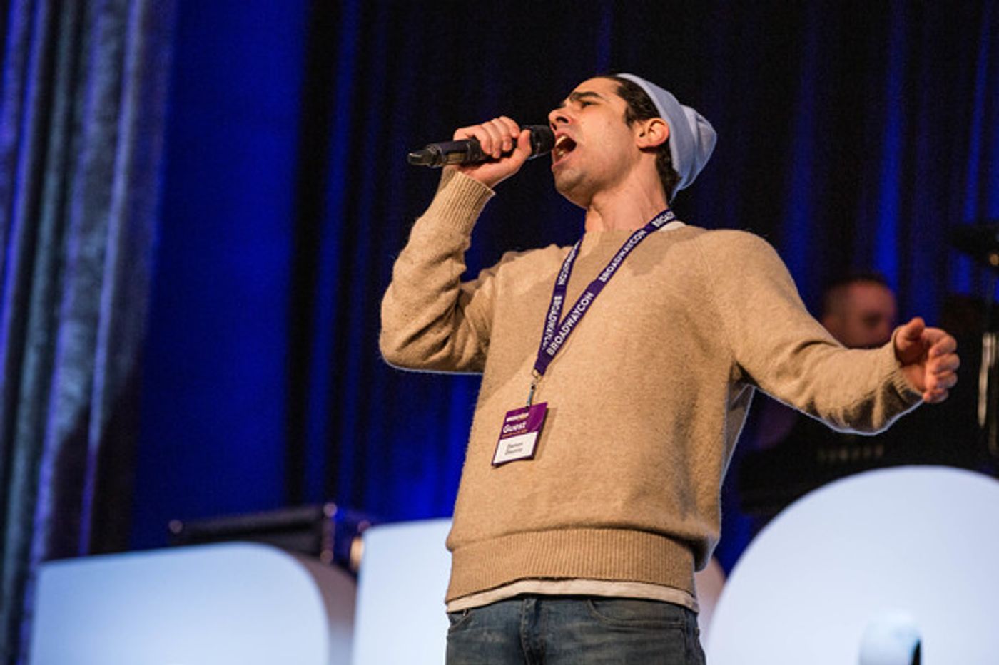 Photo Flash: Laura Osnes, Derek Klena, and More Perform in R&H Goes Pop! at BroadwayCon  Image