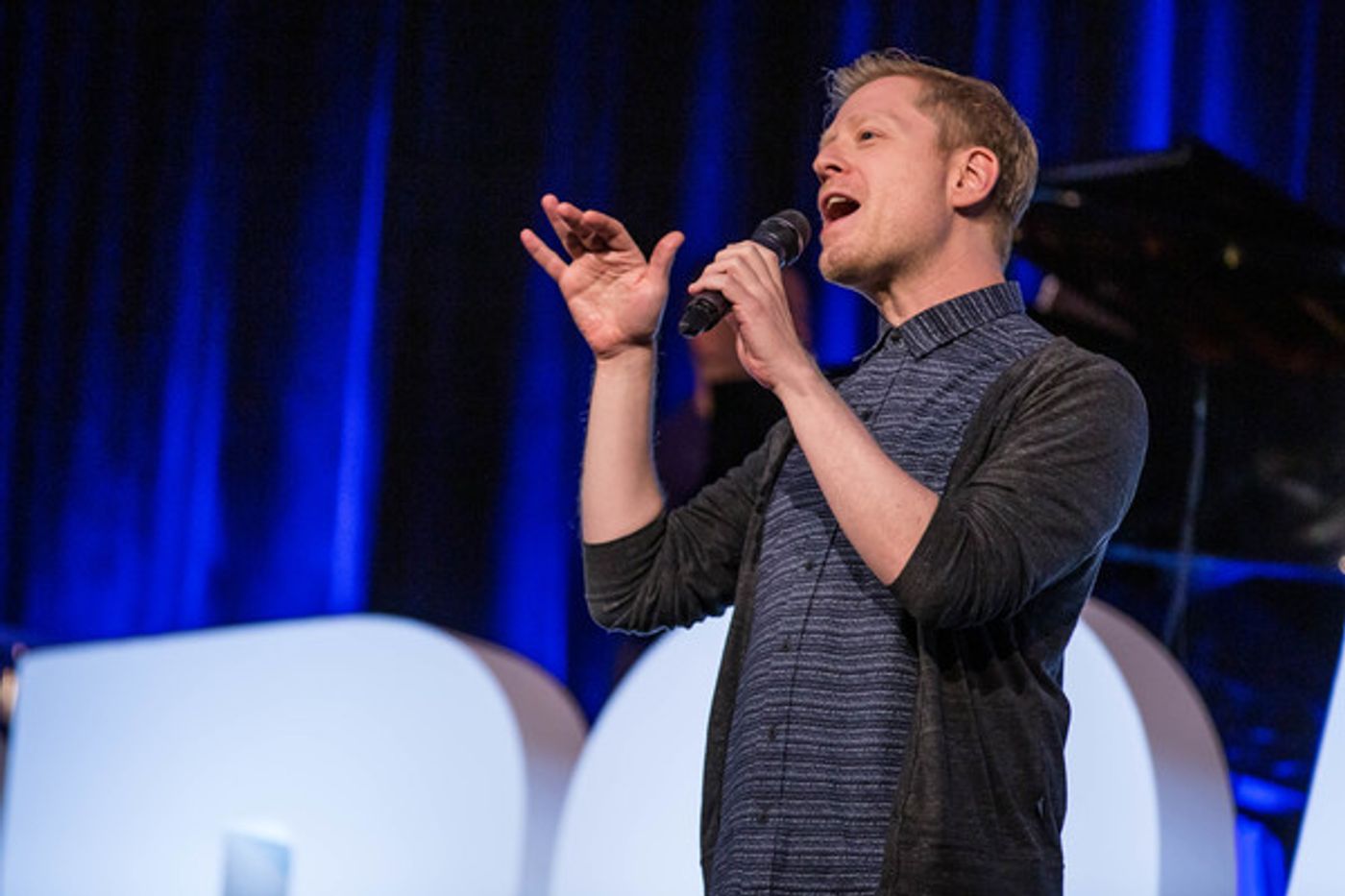 Photo Flash: Laura Osnes, Derek Klena, and More Perform in R&H Goes Pop! at BroadwayCon  Image