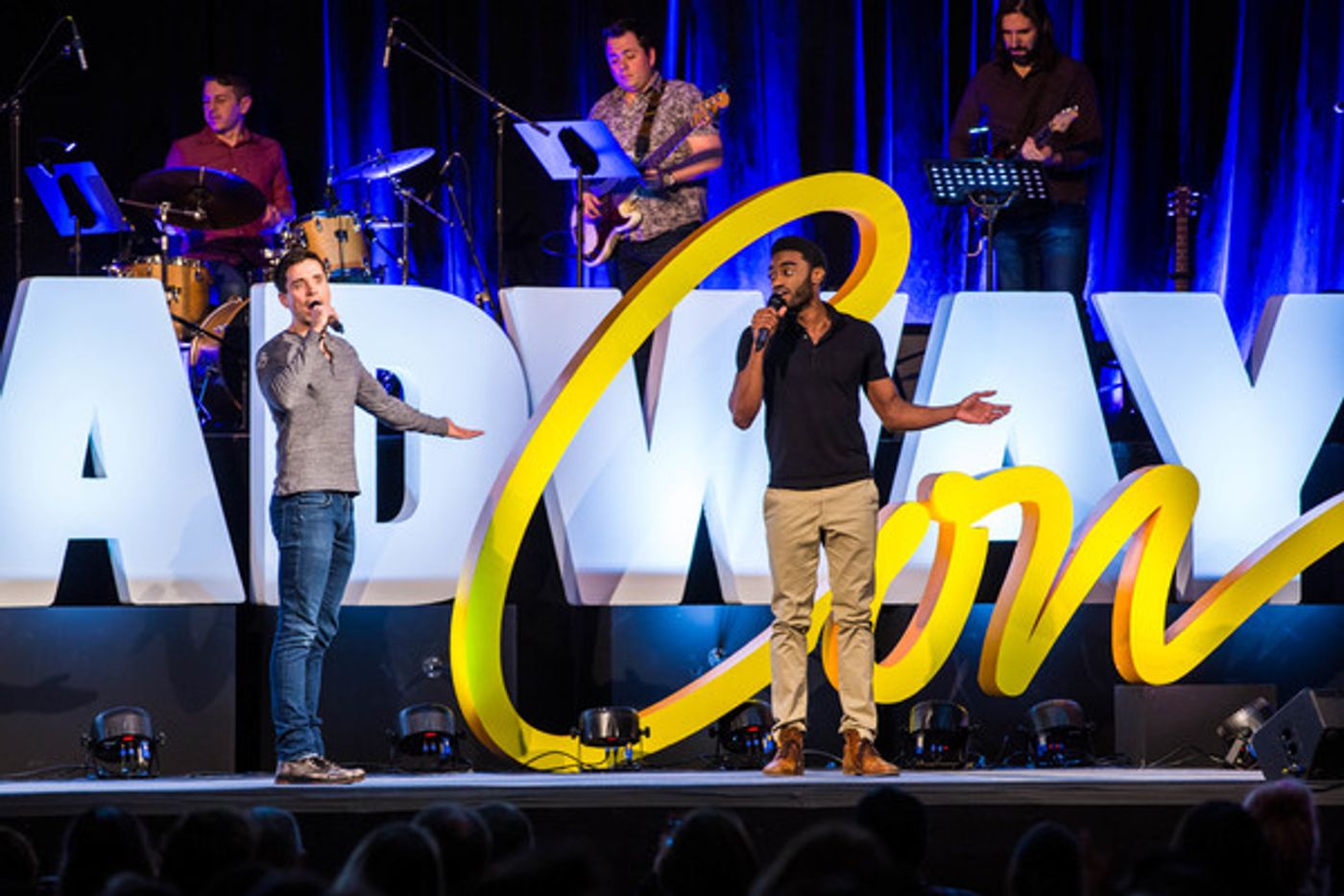 Photo Flash: Laura Osnes, Derek Klena, and More Perform in R&H Goes Pop! at BroadwayCon  Image