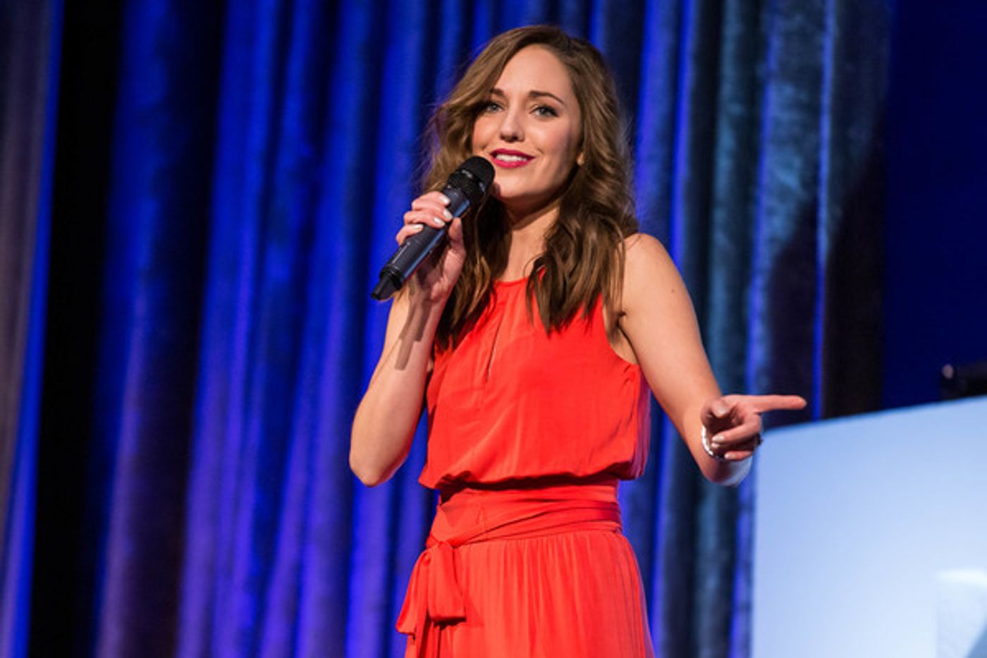 Photo Flash: Laura Osnes, Derek Klena, and More Perform in R&H Goes Pop! at BroadwayCon  Image