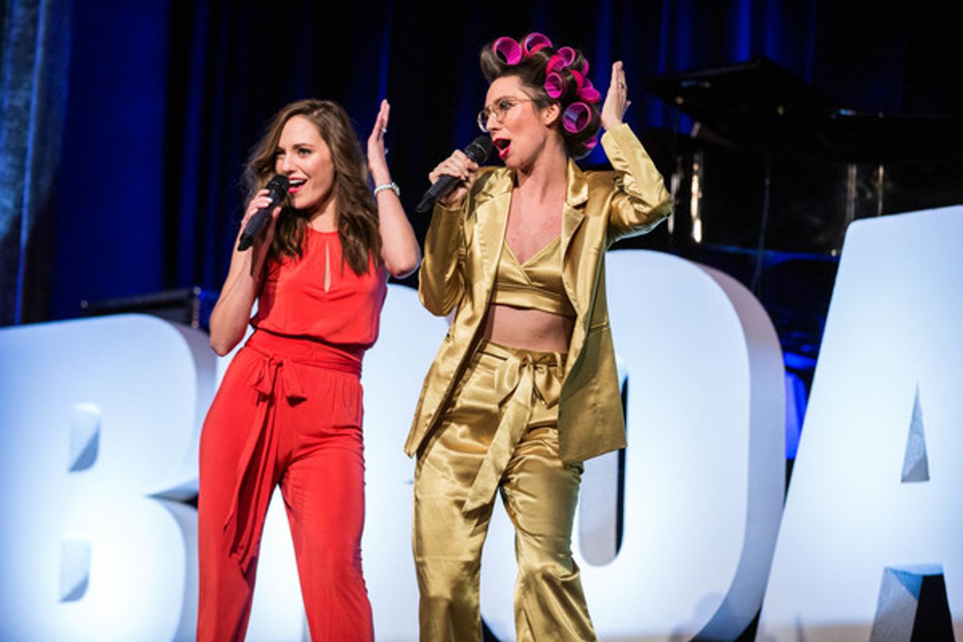 Photo Flash: Laura Osnes, Derek Klena, and More Perform in R&H Goes Pop! at BroadwayCon  Image