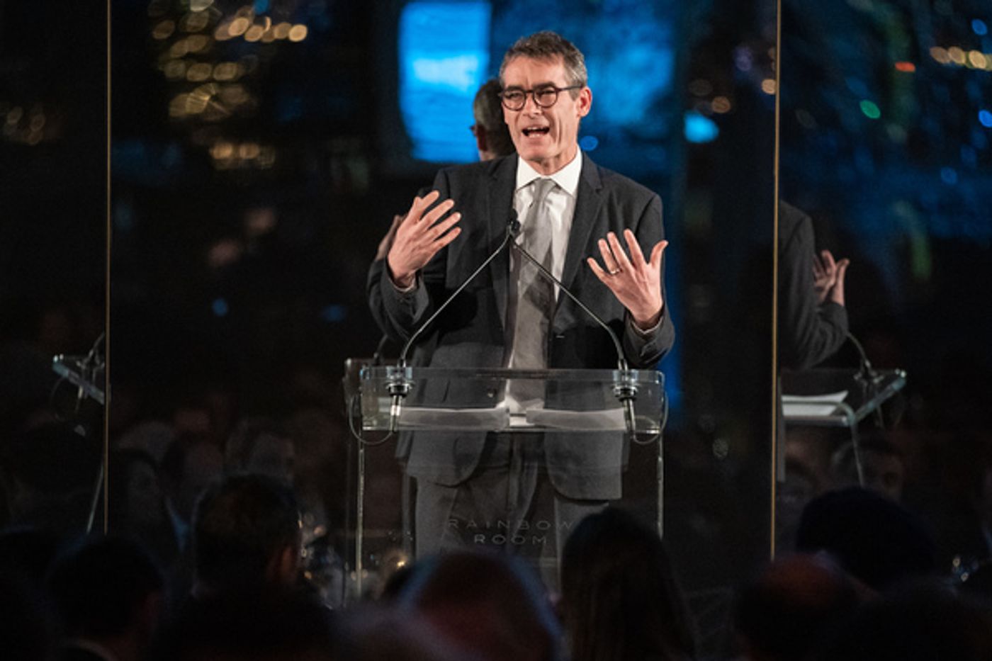 Photo Flash: Bryan Cranston, Tony Goldwyn and More Attend American Associates of The National Theatre Gala Celebrating NETWORK  Image