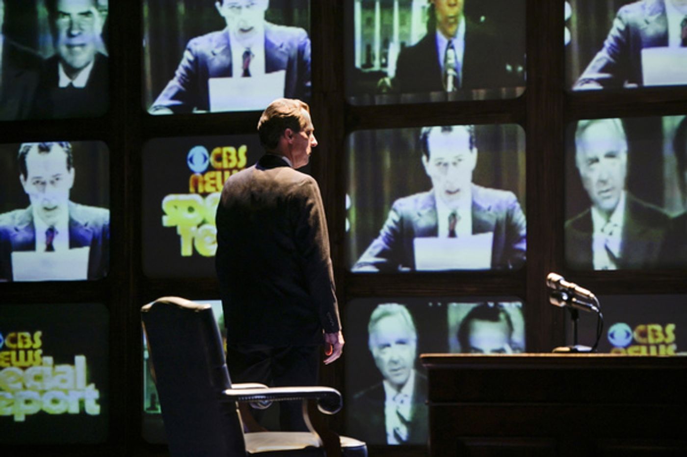 Photo Flash: First Look At FROST/NIXON At Theatreworks Silicon Valley  Image