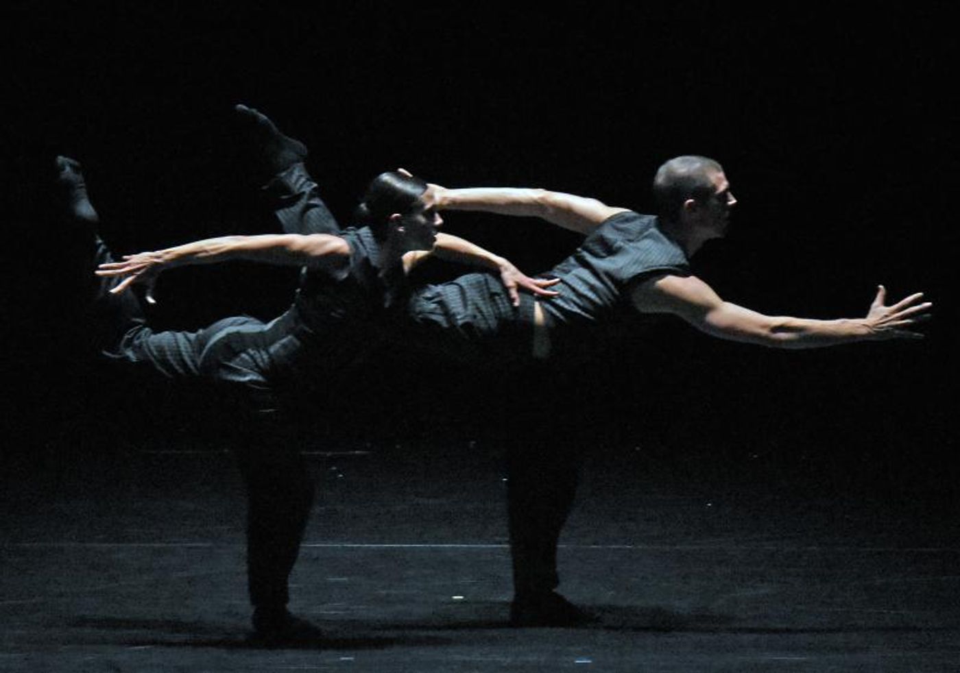 Review: HUBBARD STREET DANCE CHICAGO & THIRD COAST PERCUSSION BLEND THEIR TALENTS INTO A FASCINATING EVENT  at The Wallis Annenberg Center For The Performing Arts  Image