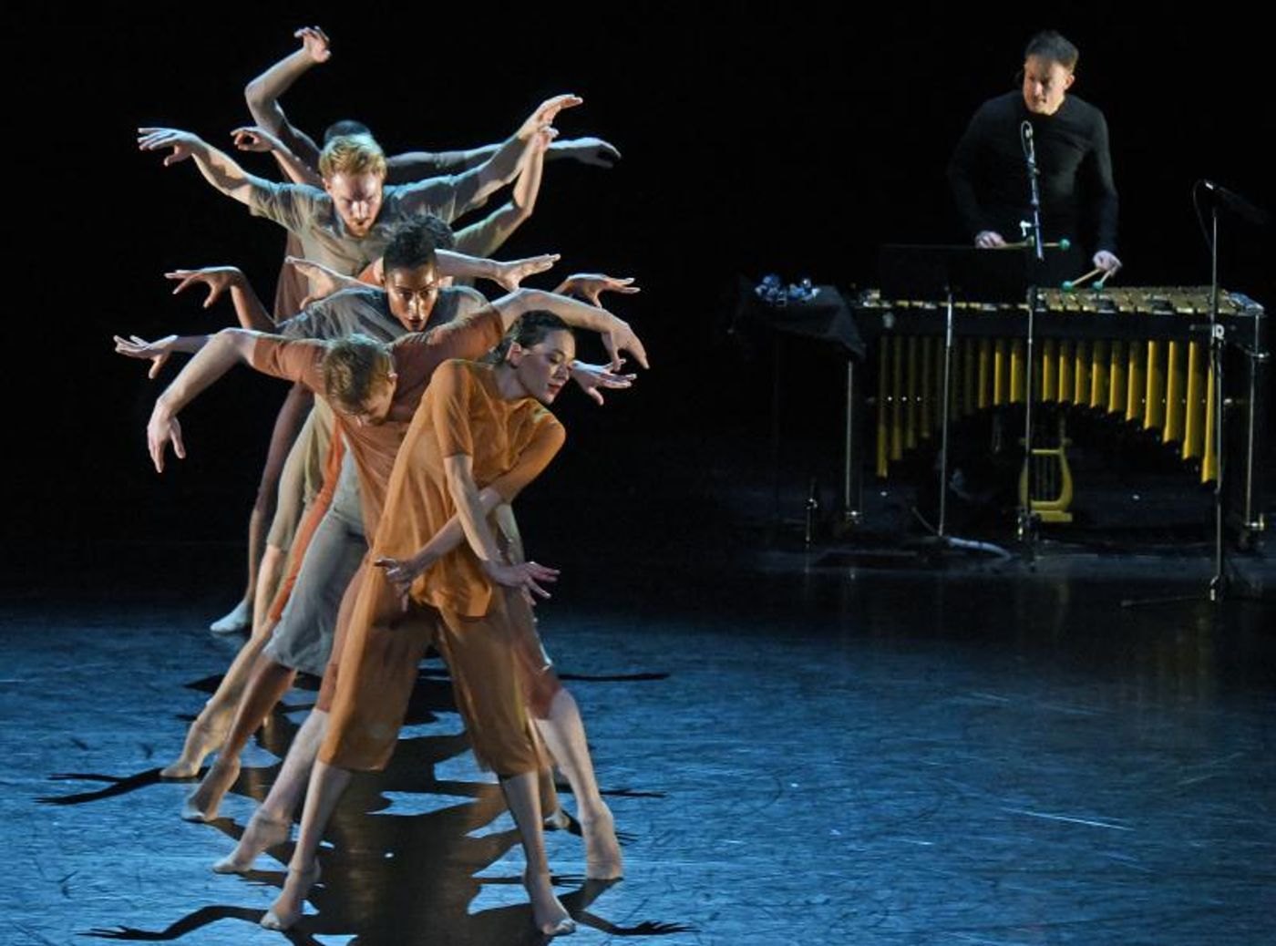 Review: HUBBARD STREET DANCE CHICAGO & THIRD COAST PERCUSSION BLEND THEIR TALENTS INTO A FASCINATING EVENT  at The Wallis Annenberg Center For The Performing Arts  Image