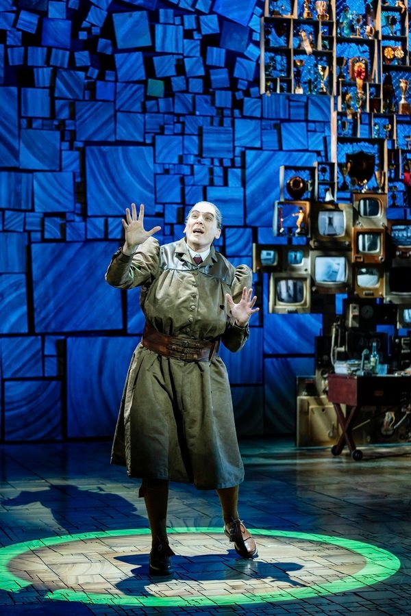 Photo Flash: First Look at Elliot Harper Terrifying MATILDA as Miss Trunchbull — photo 7 of 8