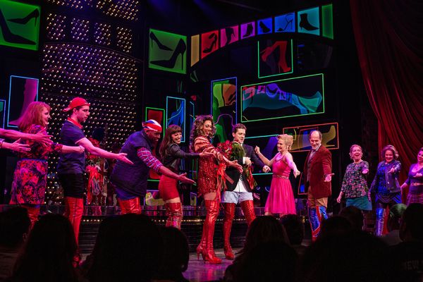 Tiki Barber, Callum Francis, Andy Kelso, and the cast of Kinky Boots Photo