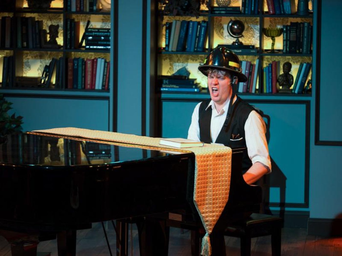 Review: MURDER FOR TWO at Playhouse On Park  Image