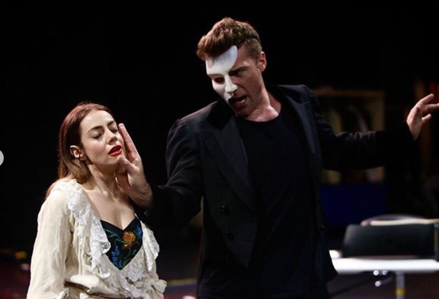 VIDEO: Roxmouth, Picerno Sing Excerpts from THE PHANTOM OF THE OPERA-World Tour  Image