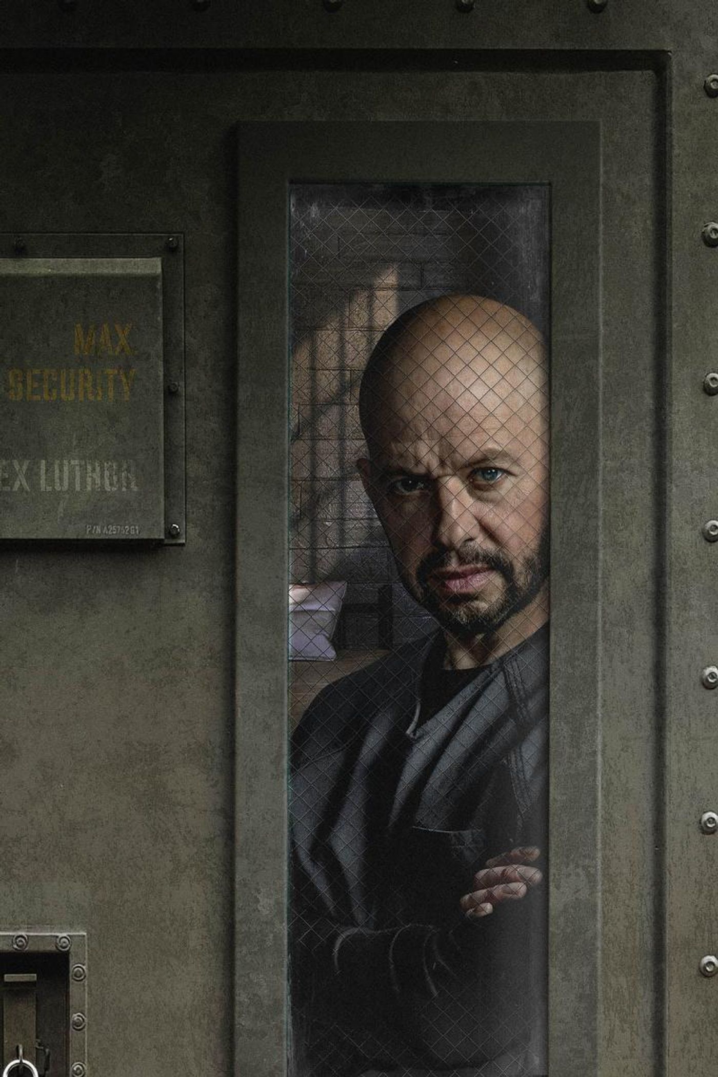 PHOTO FLASH: See a First Look as Jon Cryer as Lex Luthor on SUPERGIRL  Image