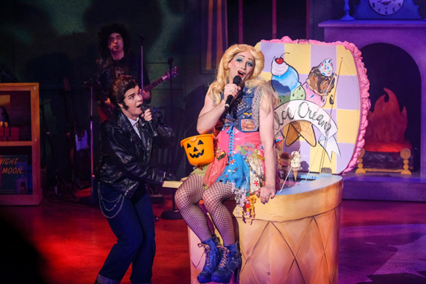 Photo Flash: FIRST LOOK AT HEDWIG AND THE ANGRY INCH at ZACH Theatre  Image